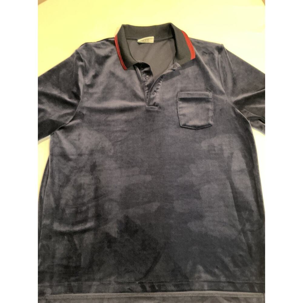 AGTAWH Burgundy Velour Size L. Men NWT